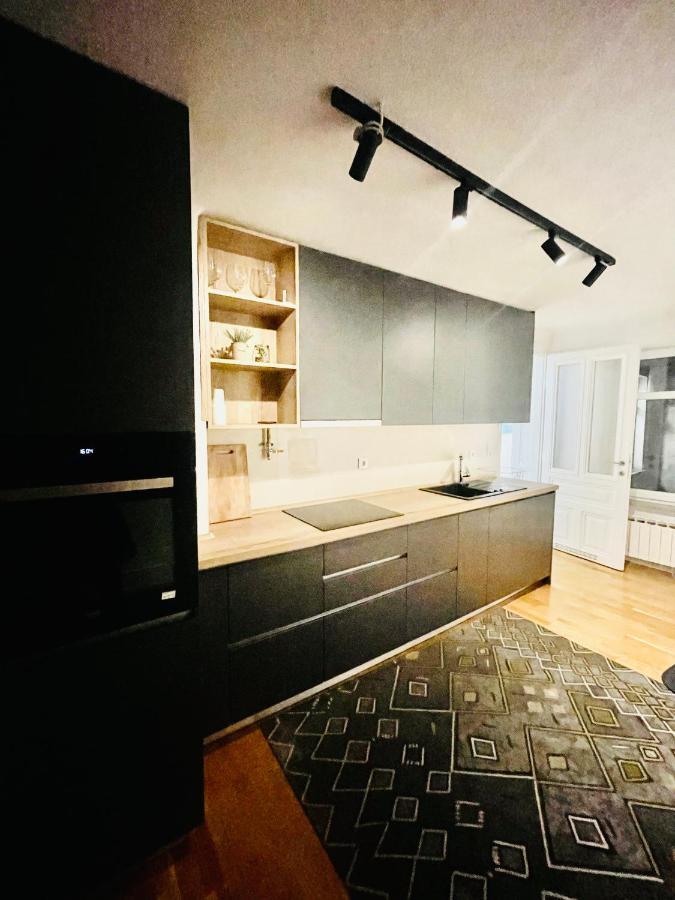 Ferhadija Lounge Apartment ซาราเยโว ภายนอก รูปภาพ